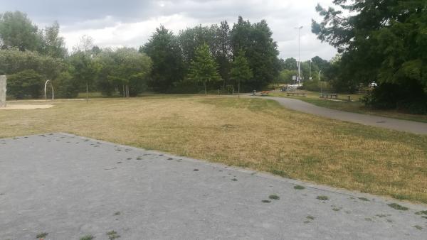 lerchenstrassespielfeld aussen